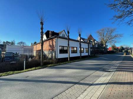 Straßenansicht mit Giebelseite - Grundstück in 18374 Zingst mit 1000m² kaufen