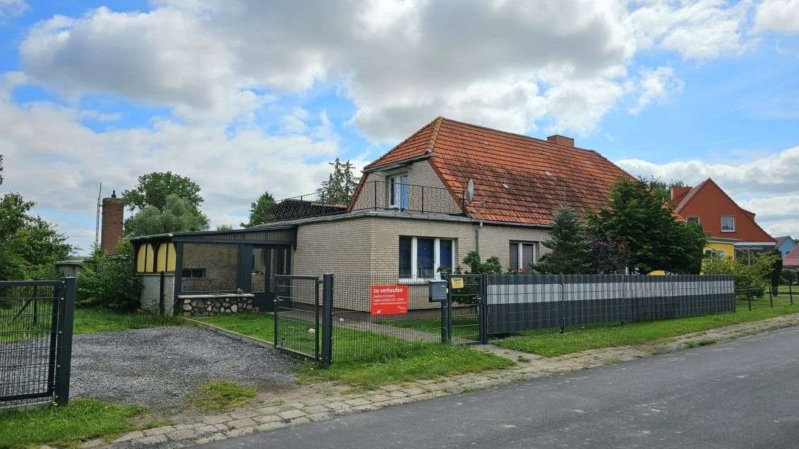 Hausansicht - Doppelhaushälfte in 18507 Grimmen mit 80m² kaufen