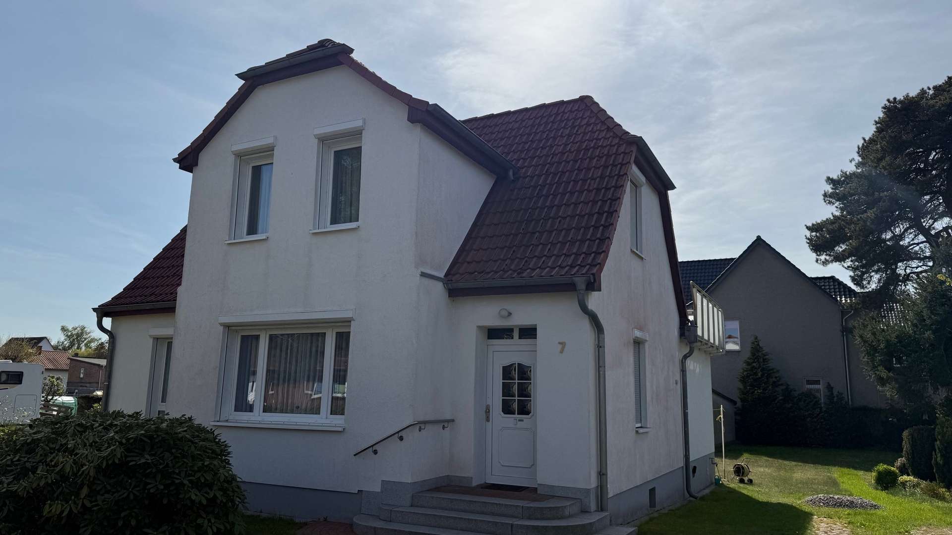 Ansicht Strasse Ansicht Strasse - Einfamilienhaus in 17509 Lubmin mit 143m² kaufen