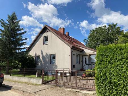 Front - Einfamilienhaus in 17235 Neustrelitz mit 133m² kaufen