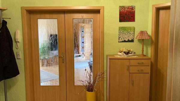 Blick in den Flur - Einfamilienhaus in 17235 Neustrelitz mit 177m² kaufen
