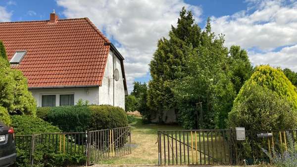 Auffahrt - Doppelhaushälfte in 17039 Trollenhagen mit 69m² kaufen