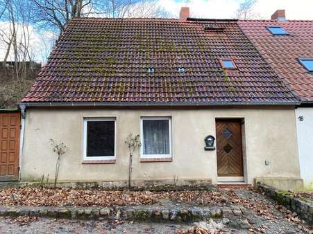 Blick von der Straße - Doppelhaushälfte in 17094 Burg Stargard mit 98m² kaufen