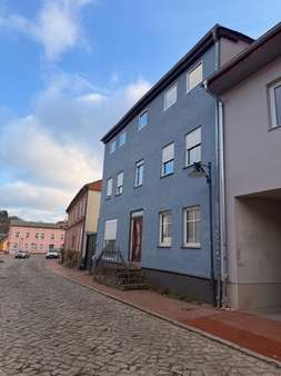 Front Front - Zweifamilienhaus in 17094 Burg Stargard mit 283m² kaufen