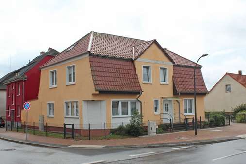 Straßenansicht - Stadthaus in 17098 Friedland mit 214m² kaufen