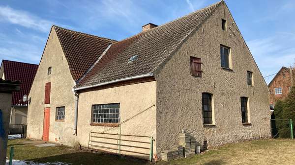 Hofseite - Einfamilienhaus in 17098 Friedland mit 106m² kaufen