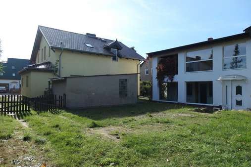 Blick auf beide Häuser Blick auf beide Häuser - Zweifamilienhaus in 15741 Bestensee mit 305m² kaufen