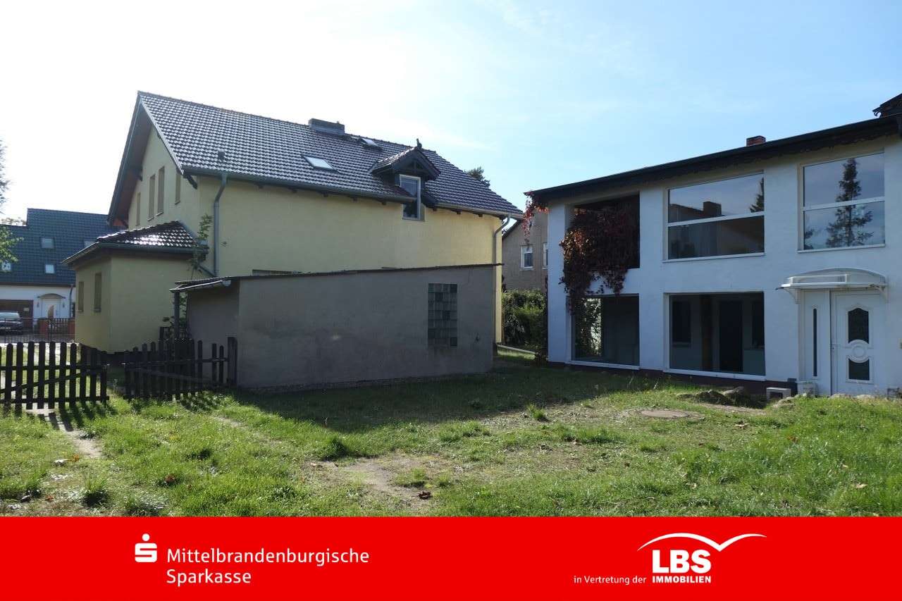 Blick auf beide Häuser Blick auf beide Häuser - Zweifamilienhaus in 15741 Bestensee mit 305m² kaufen
