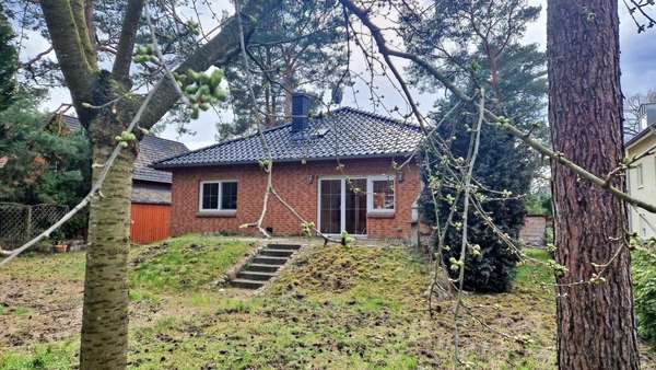 Gartenansicht - Einfamilienhaus in 14532 Stahnsdorf mit 143m² kaufen