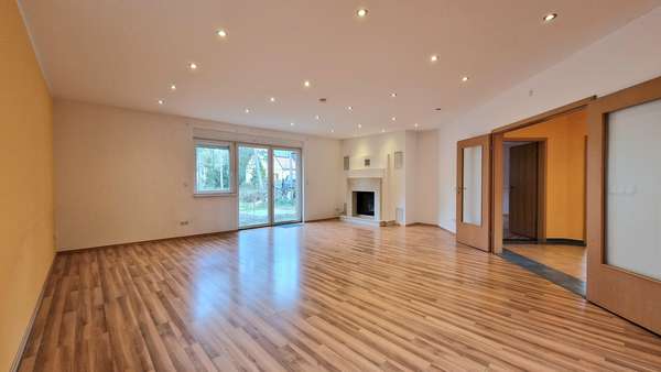 Wohnzimmer - Einfamilienhaus in 14532 Stahnsdorf mit 143m² kaufen