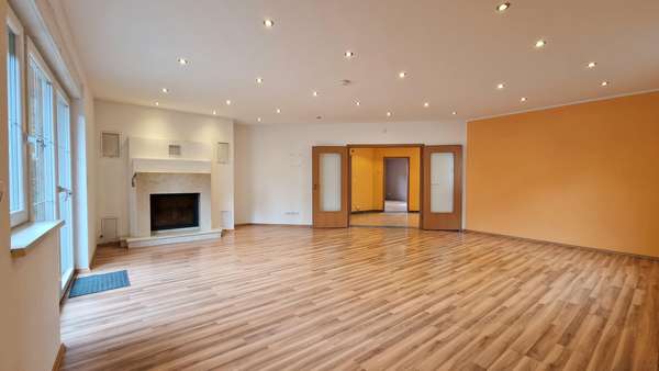 Wohnzimmer - Einfamilienhaus in 14532 Stahnsdorf mit 143m² kaufen