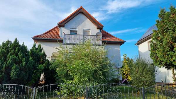 Ansicht von der Straße - Zweifamilienhaus in 15746 Groß Köris mit 140m² kaufen