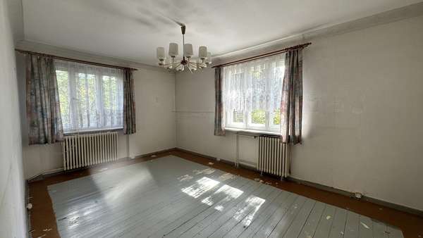 Wohnzimmer - Einfamilienhaus in 14612 Falkensee mit 100m² kaufen