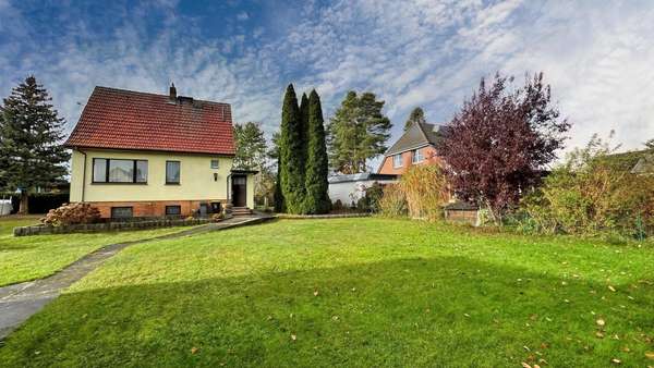 Traumhafter Garten - Einfamilienhaus in 16515 Oranienburg mit 60m² kaufen