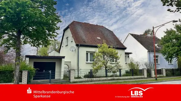 Einfamilienhaus und 2. Baugrundstück