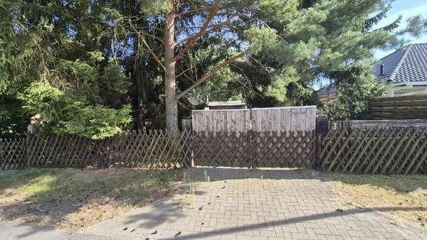 Ansicht Zufahrt Ansicht Zufahrt - Grundstück in 16515 Oranienburg mit 687m² kaufen