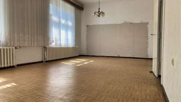 Wohnzimmer - Einfamilienhaus in 14612 Falkensee mit 136m² kaufen