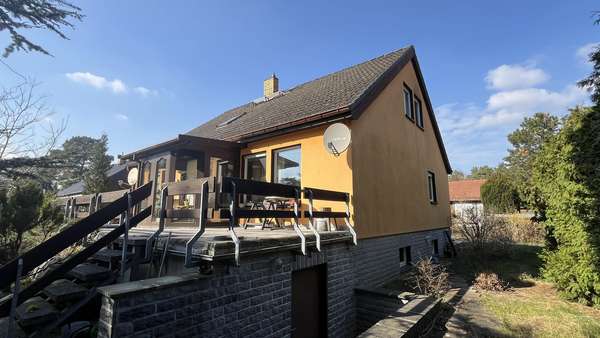 Gartenseite rechts - Einfamilienhaus in 15711 Königs Wusterhausen mit 153m² kaufen