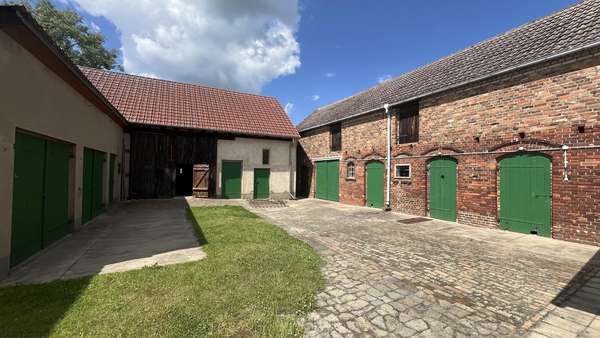 Hofansicht - Bauernhaus in 15926 Heideblick mit 134m² kaufen