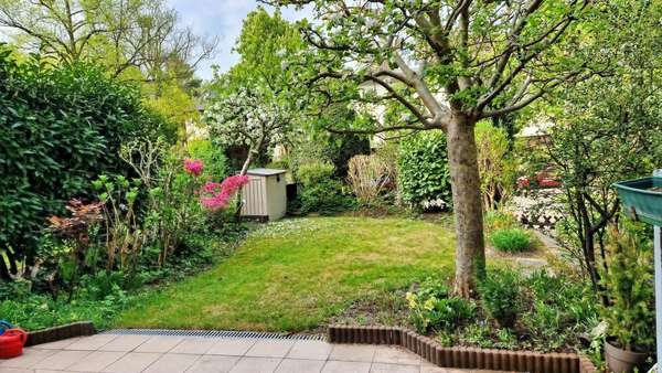 Blick in den Garten - Reihenmittelhaus in 14109 Berlin mit 80m² kaufen