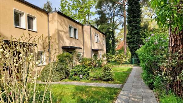 Eingangsseite - Reihenmittelhaus in 14109 Berlin mit 80m² kaufen