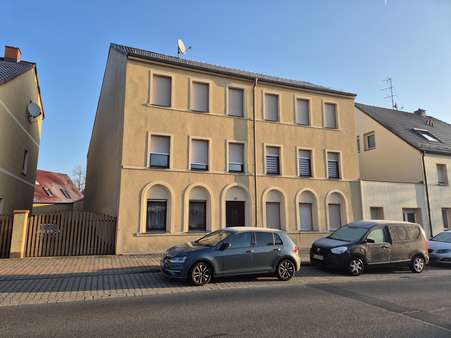 Es wurde schon viel investiert - Mehrfamilienhaus in 14943 Luckenwalde mit 296m² kaufen