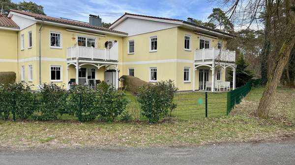 Hausansicht - Etagenwohnung in 15526 Bad Saarow mit 77m² kaufen