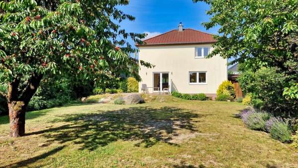 Gartenansicht Gartenansicht - Einfamilienhaus in 14532 Kleinmachnow mit 149m² kaufen