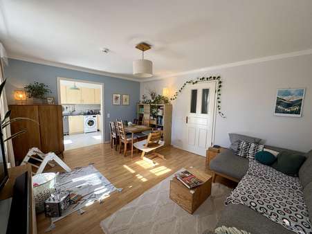 Wohnzimmer - Dachgeschosswohnung in 14482 Potsdam mit 69m² kaufen