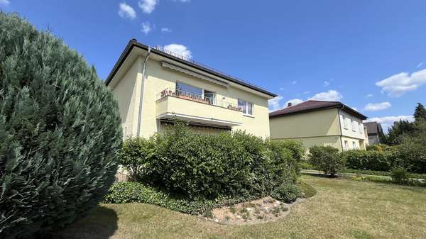 Wohnhaus links - Zweifamilienhaus in 13503 Berlin mit 156m² kaufen
