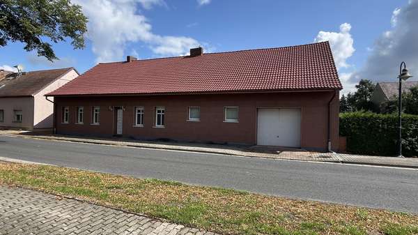 Ansicht Straße - Einfamilienhaus in 15936 Dahme mit 144m² kaufen