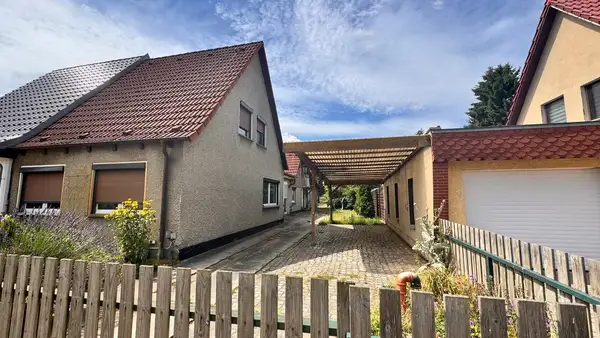Charmante Wohlfühloase mit tollem Garten