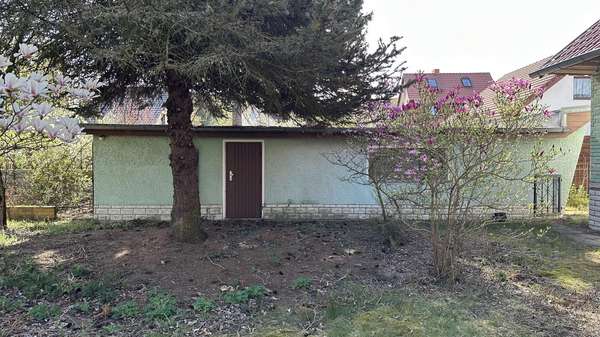 Abzureißende Garage Abzureißende Garage - Grundstück in 14478 Potsdam mit 592m² kaufen