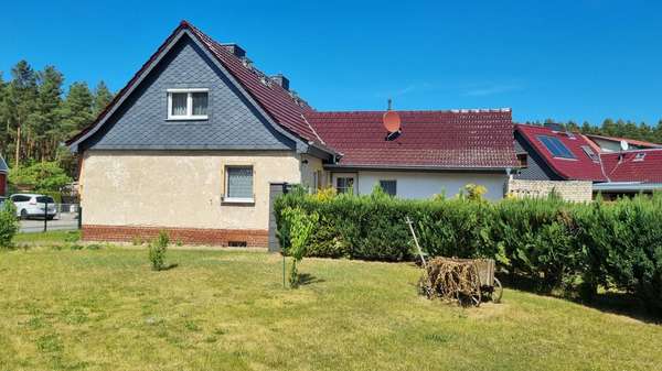 Blick vom Vorgarten - Doppelhaushälfte in 15838 Am Mellensee mit 78m² kaufen