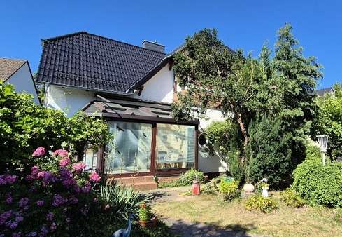 Ansicht mit Wintergarten Ansicht mit Wintergarten - Zweifamilienhaus in 16562 Hohen Neuendorf mit 160m² kaufen