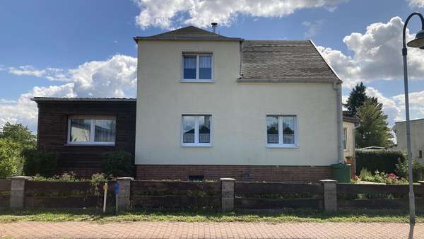 Straßenansicht Straßenansicht - Einfamilienhaus in 14715 Nennhausen mit 130m² kaufen
