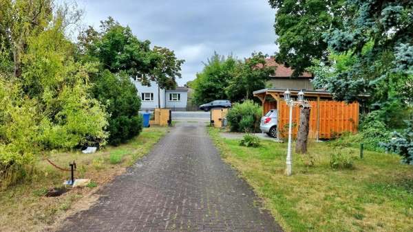 Auffahrt - Einfamilienhaus in 15806 Zossen mit 141m² kaufen
