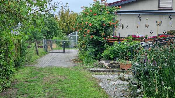 Zuwegung zum Garten - Einfamilienhaus in 15806 Zossen mit 141m² kaufen