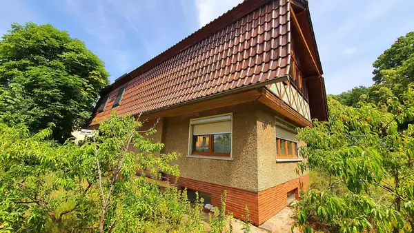 Großzügiges Wohnen in beliebter Gegend