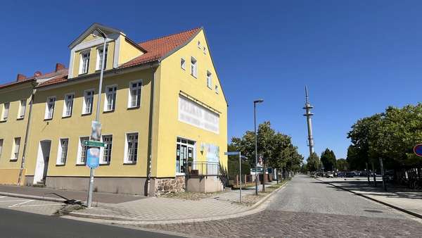 Blick in die Bahnhofstraße - Mehrfamilienhaus in 14943 Luckenwalde mit 180m² kaufen