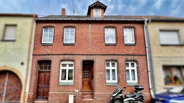 Straßenansicht - Reihenmittelhaus in 14823 Niemegk mit 104m² kaufen