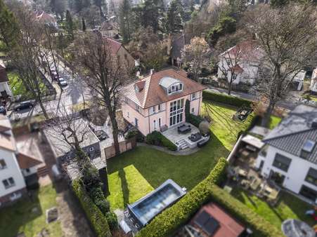 Blick aus der Vogelperspektive - Villa in 14480 Potsdam mit 243m² kaufen