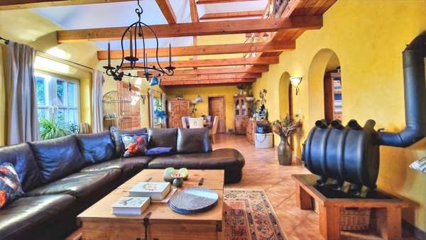 Wohnzimmer - Bauernhaus in 14929 Treuenbrietzen mit 150m² kaufen