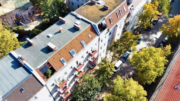 Ansicht von oben - Mehrfamilienhaus in 12051 Berlin mit 732m² als Kapitalanlage kaufen