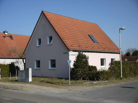 Ansicht von der Straße - Einfamilienhaus in 15806 Zossen mit 154m² kaufen