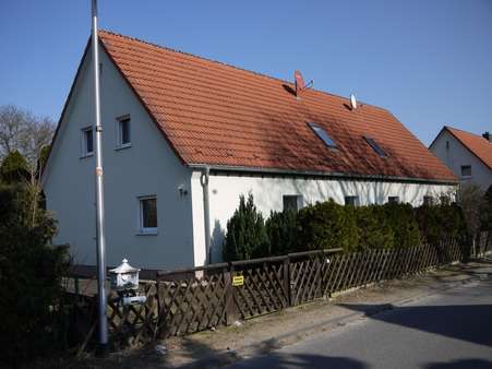 Ansicht von der Straße links - Zweifamilienhaus in 15806 Zossen mit 308m² kaufen