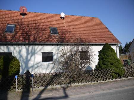 DHH rechts - Zweifamilienhaus in 15806 Zossen mit 308m² kaufen
