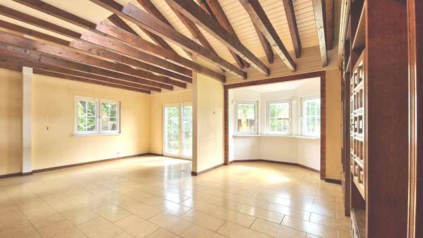 großzügiges Wohnzimmer - Einfamilienhaus in 14513 Teltow mit 105m² kaufen