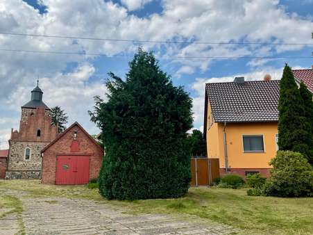 Lage neben der Dorfkirche - Einfamilienhaus in 14913 Jüterbog mit 96m² kaufen