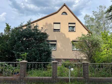 Straßenansicht - Zweifamilienhaus in 14624 Dallgow-Döberitz mit 182m² kaufen